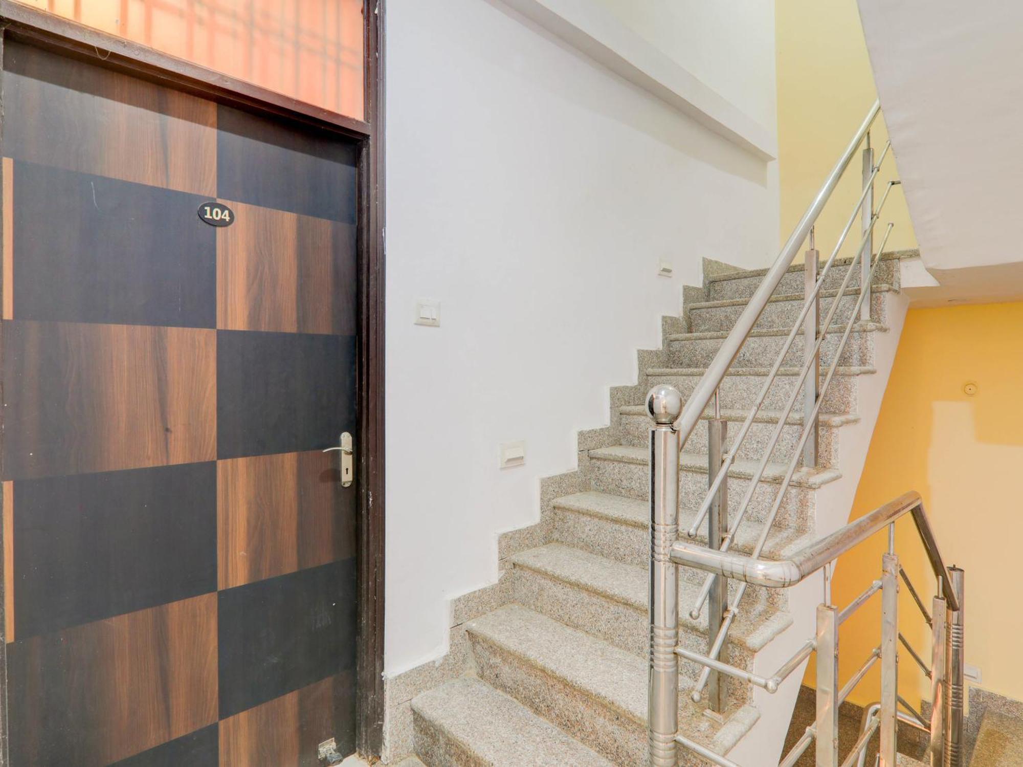 Super Collection O Kiara Guest House Lucknow Exterior foto